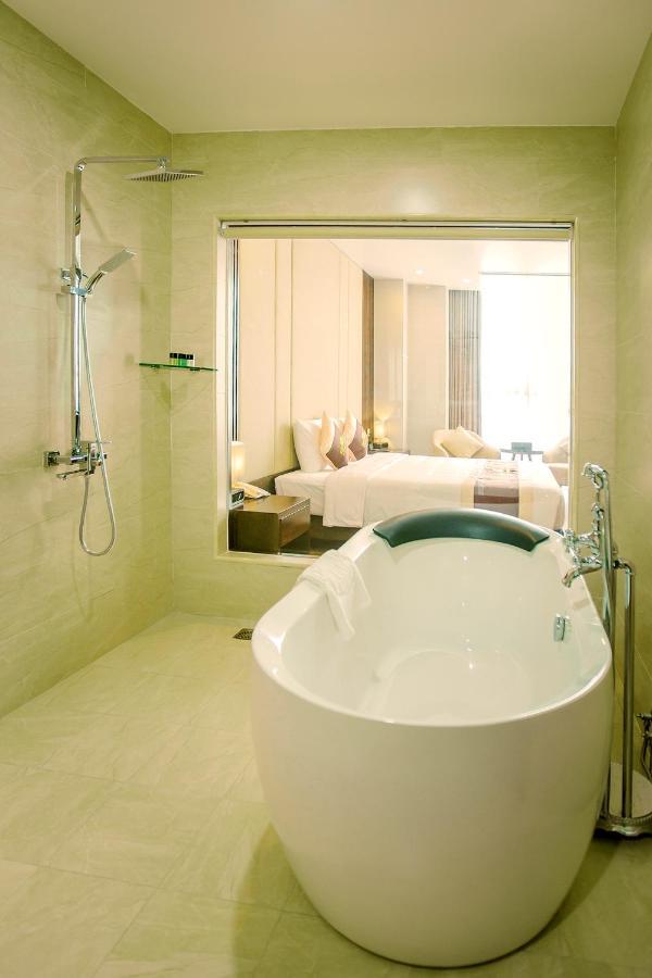 Luxury6 Hotel Mong Cai エクステリア 写真
